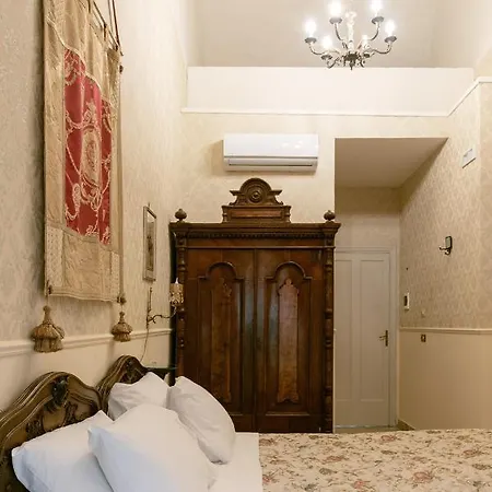 Carafa Di Maddaloni Residenza Di Charme 3* Neapol